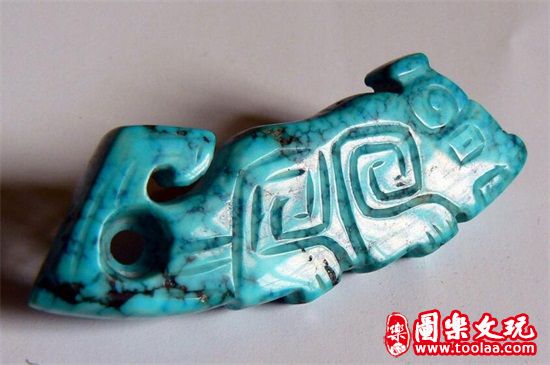 女的绿松石戴哪只手，女戴绿松石手串的禁忌