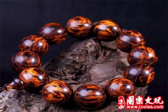 海南黄花梨手串作用及禁忌