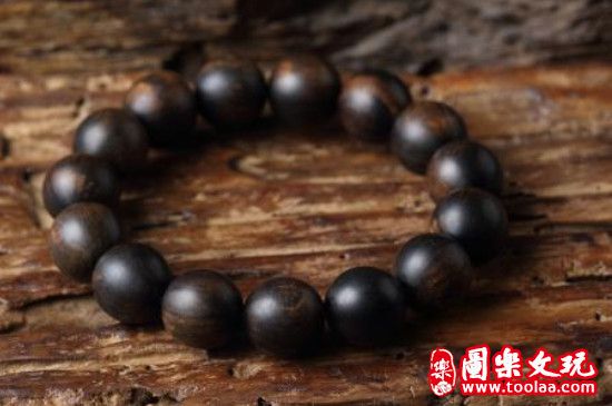达拉干沉香手串的特点