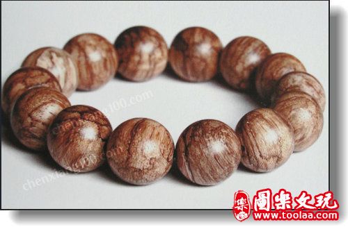 熟结沉香手珠 参考价格：8000-10000元